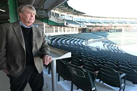 Duck dynasty: Frank Boulton passing Long Island baseball torch after 25 years