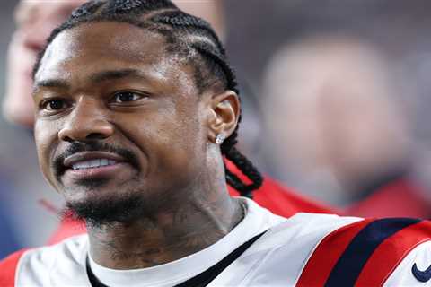 Stefon Diggs invisible in Patriots’ Super Bowl 2026 loss with time running out for elusive title