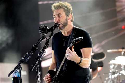 Watch an Annoyed Chad Kroeger Sing Snippet of Nickelback’s ‘Rockstar’ for Demanding Fan at Casino