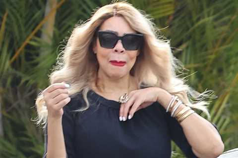 Wendy Williams Looks Inconsolable Attending Dad's Funeral