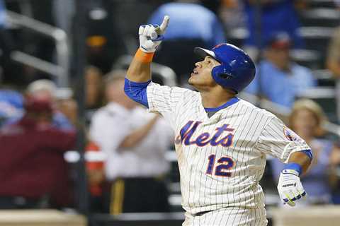 Former Mets Gold Glove winner Juan Lagares officially retires