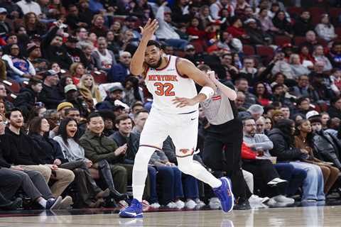 Karl-Anthony Towns takes over late as Knicks escape with win over lowly Bulls