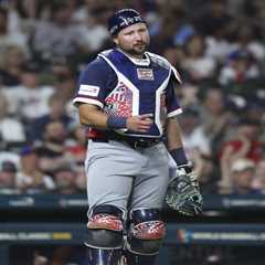 Cal Raleigh tells his side of wild WBC handshake spat with Randy Arozarena