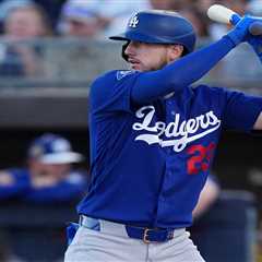 Kyle Tucker hits first Dodgers home run with towering spring blast