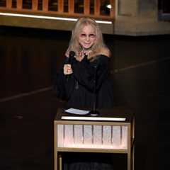 Barbra Streisand Honors Robert Redford as ‘An Intellectual Cowboy’ With ‘The Way We Were’ 2026..