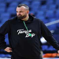 South Florida coach Bryan Hodgson bolts for Providence