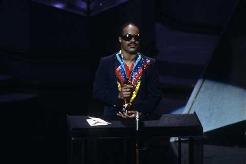 1985: The Only Year in Oscar History Where All 5 Best Original Song Nominees Were No. 1 Hot 100 Hits