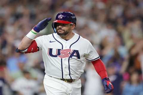 Kyle Schwarber’s homer powers Team USA past Great Britain in WBC after sluggish start