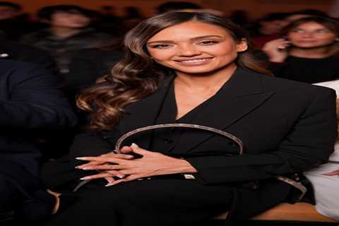 Joe Burrow’s status with Jessica Alba revealed after viral Las Vegas photo