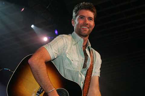 Chart Rewind: In 2006, Josh Turner’s ‘Your Man’ Became His First Hot Country Songs No. 1