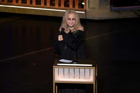Barbra Streisand Honors Robert Redford as ‘An Intellectual Cowboy’ With ‘The Way We Were’ 2026..