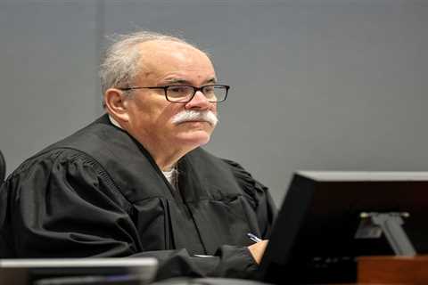 Former Laker Lamar Odom reflects on first hit of cocaine, near-fatal overdose and more in new doc