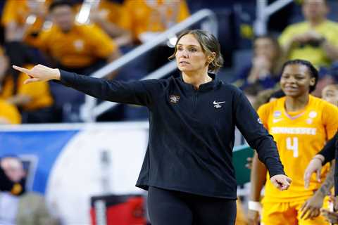 Tennessee coach Kim Caldwell rips her job performance after dubious distinction: ‘Players deserve..