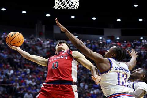 St. John’s beats Kansas at buzzer in March Madness thriller to reach first Sweet 16 since 1999