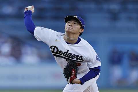 Dodgers rout Dbacks to kick off pursuit of third-straight World Series