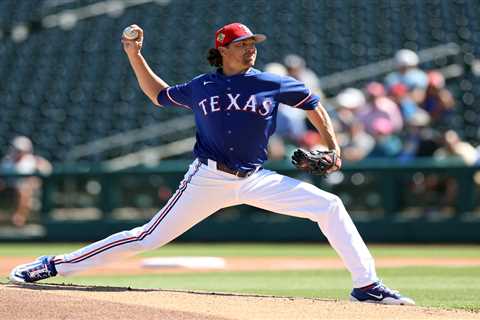 Jacob deGrom scratched from first Rangers start in early concern