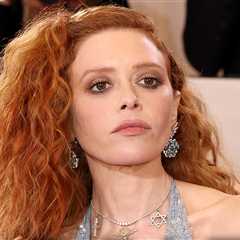 Natasha Lyonne Escorted Off Flight Hours After 'Euphoria' S3 Premiere