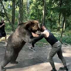 Meet bear-fighting Russian boxer  Arslanbek Makhmudov, who is challenging Tyson Fury for boxing’s..