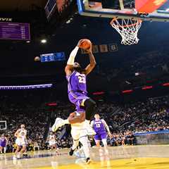 Lakers blow out short-handed Warriors