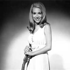 Chart Rewind: In 1966, There Was No Way to Skirt Jeannie Seely’s Grammy-Winning Launch