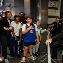 Knicks fans can hurl eggs at comedian in Hawks garb in wild NBA playoff stunt