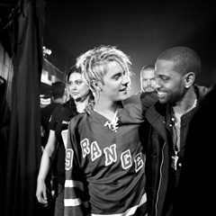 Big Sean Gives Justin Bieber His Flowers During Coachella Weekend Two Guest Appearance: ‘You Gave..