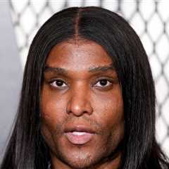 Law Roach Calls Out Delta Airlines After Not Getting His 'Lay Flat' Seat