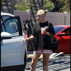 Amanda Bynes Looking Good on Solo Coffee Run Amid Weight Loss Effort
