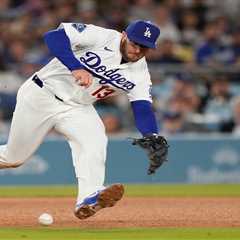 Dave Roberts bemoans rare off-night from Dodgers offense: ‘We have to have a better plan’