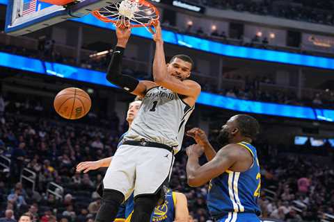 Warriors get taste of Victor Wembanyama’s dominance in lopsided loss to Spurs