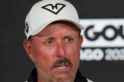 Phil Mickelson Won't Play In Masters, Cites Family 'Personal Health Matter'