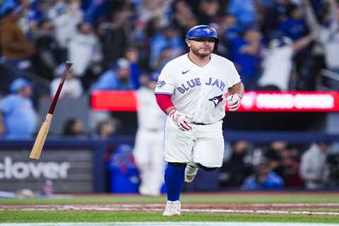 Blue Jays catcher Alejandro Kirk out with left thumb fracture as injuries pile up