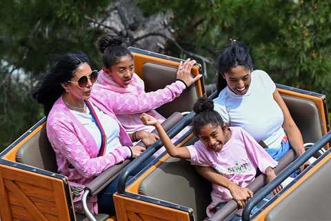 Vanessa Bryant Keeps Easter Disneyland Tradition Going With Kids