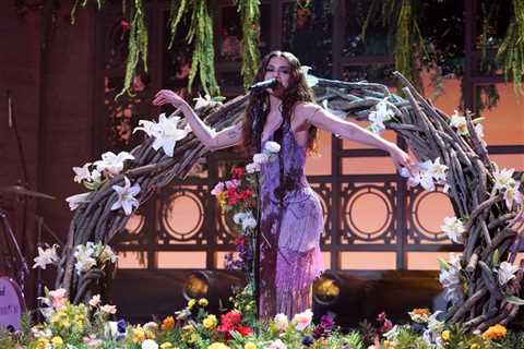 Anitta Shines With ‘Choka Choka’ and ‘Varias Quejas’ in ‘SNL’ Debut: Watch