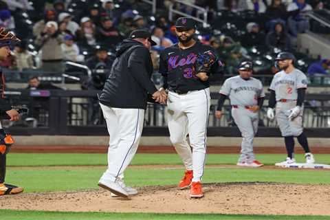 Mets’ Devin Williams showered with boos after latest Mets implosion