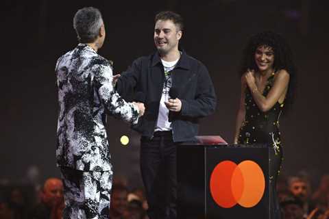 Every Song That Topped the UK Chart for 8 or More Weeks, But Didn’t Make the Top 10 on the Hot 100