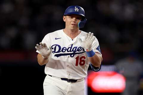 Dodgers’ Will Smith out with back tightness, but IL stint not expected