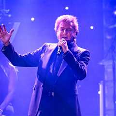 Barry Manilow Releases New Version of 1992 Album  Track ‘Another Life’: Watch the Lyric Video