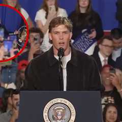 Jaxson Dart Introduces Trump At Event, POTUS Says He's Future Hall of Famer!