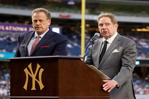 Michael Kay pays homage to John Sterling with Yankees home run call