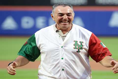 Mets legend John Franco delivers first pitch to forget — but there might be a good reason why
