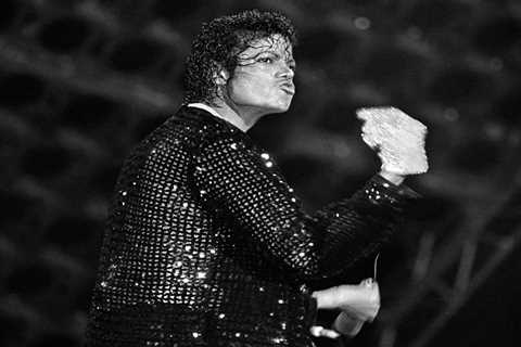 Michael Jackson’s ‘Billie Jean’ Thrills at No. 1 on Billboard Global 200