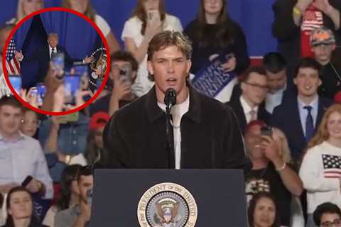 Jaxson Dart Introduces Trump At Event, POTUS Says He's Future Hall of Famer!