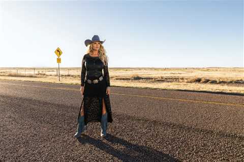 ‘I Know the Right Way To Do It, Because I Did It Wrong’: How Miranda Lambert Became a Hitmaker..