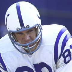 Raymond Berry, NFL Hall of Famer, Dead at 93