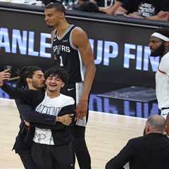 Buffalo Wild Wings slammed for offer to fan who ran on to court during Knicks-Spurs NBA Finals game