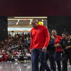 Cops escort Mystics coach Sydney Johnson off the court after losing it on refs in wild scene