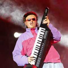 Oliver Tree, ‘Life Goes On’ and ‘Miss You’ Singer, Dies in Helicopter Crash