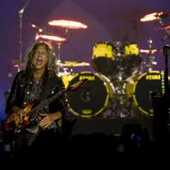 Metallica’s Kirk Hammett Takes a Tumble Into the Dublin Crowd During ‘Seek & Destroy’