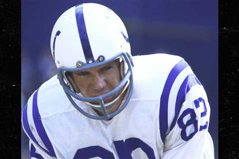 Raymond Berry, NFL Hall of Famer, Dead at 93